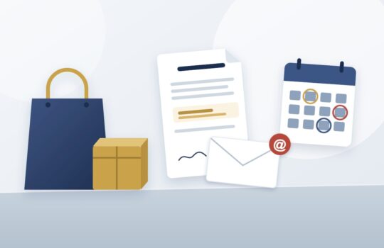 Ответ продавца на претензию: пакет с покупкой, претензия, конверт с электронным адресом и календарь сроков